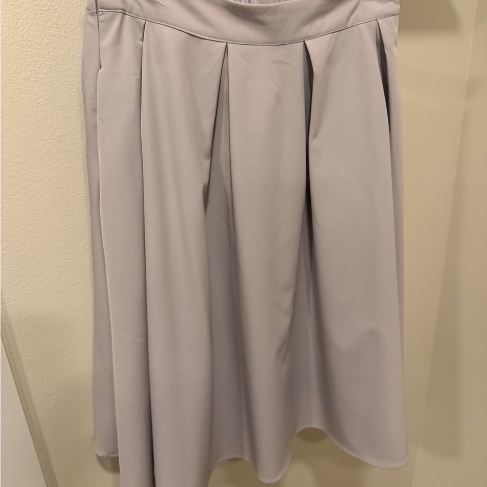 Elegant Gray Women's Skirt with Pockets